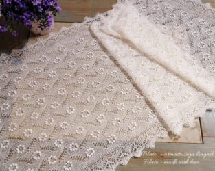 Värv: naturaalvalge / Mõõdud: 170x65cm / Lõng: meriinovillane / Hind: 150€ Haapsalu sall, Lilleväljakiri